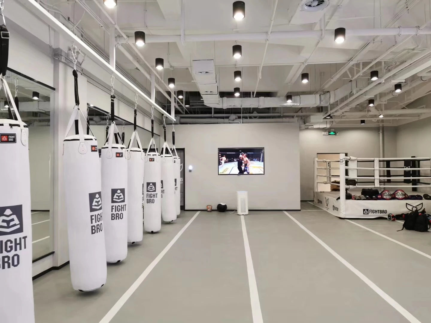 FightBro Heavy-duty Straight Heavy Punching Bag