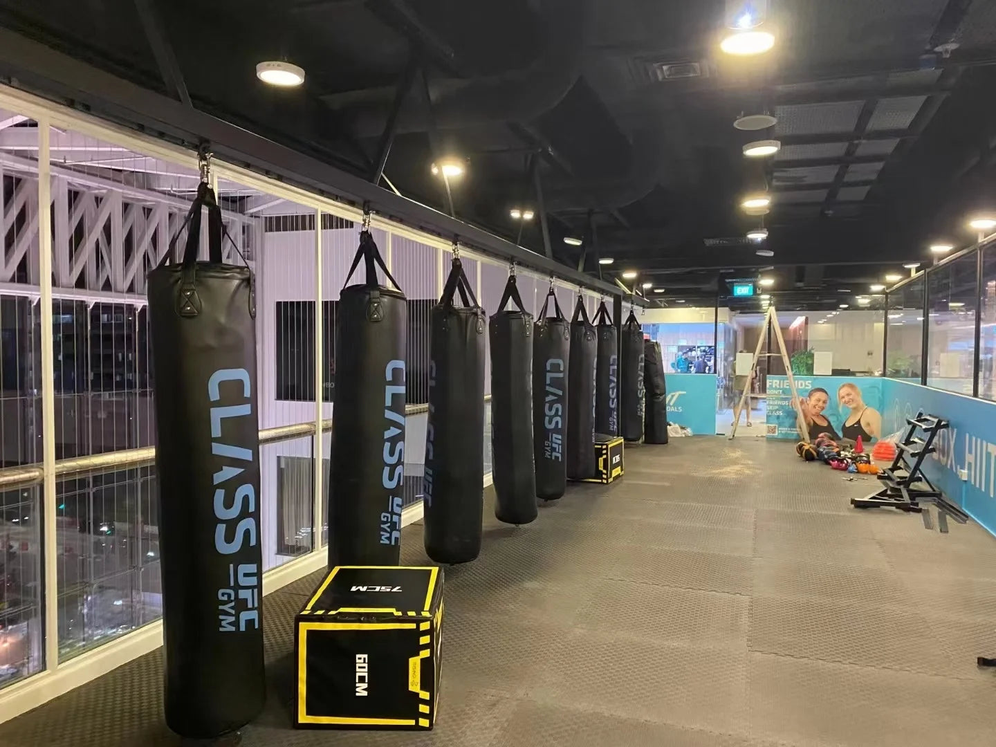 FightBro Heavy-duty Straight Heavy Punching Bag